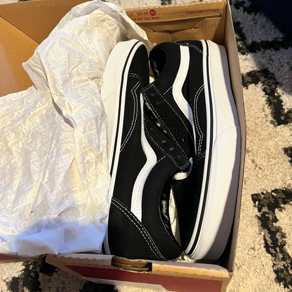 Vans Mens Old Skool Black/White | Sz. 7.5 US Men. 9 US  US Women. New in box - Picture 3 of 5